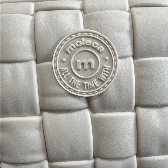MOLECA - Cream rubber Quilted Crossbody Bag with zipper. - Picture 8 of 8